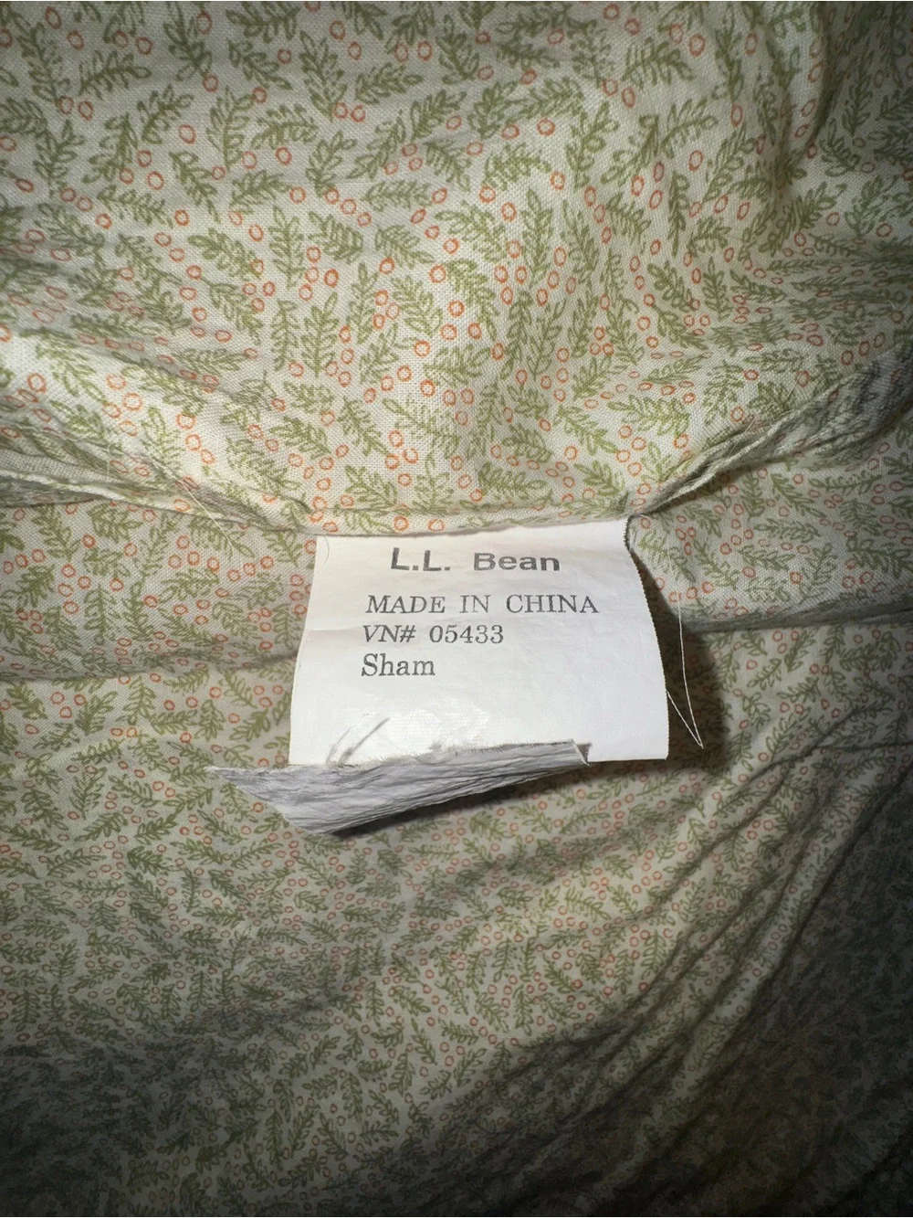 L.L. Bean Vintage Set of Standard Quilted Pillow Shams Holly Berry pattern